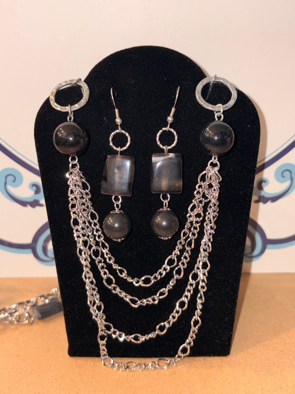 Silver Tone Chain & Black Stone Jewelry Set Layered Necklace & Matching Earrings